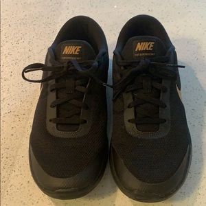 Nike’s black and gold